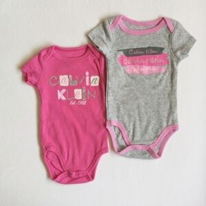 calvin klein 2-pack graphic bodysuit diaper shirt bundle 0-3 months baby girl